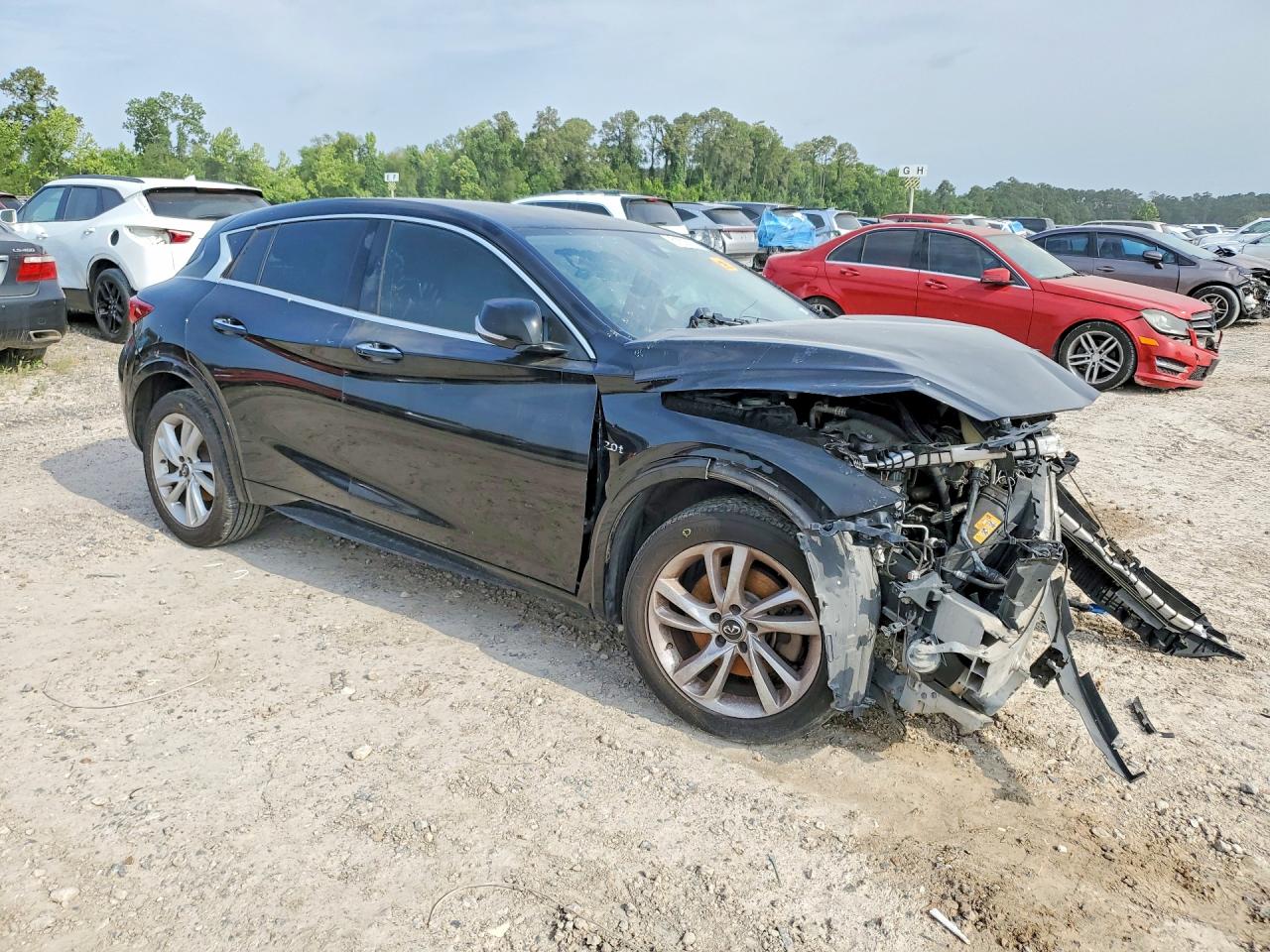 2017 INFINITI QX30 BASE