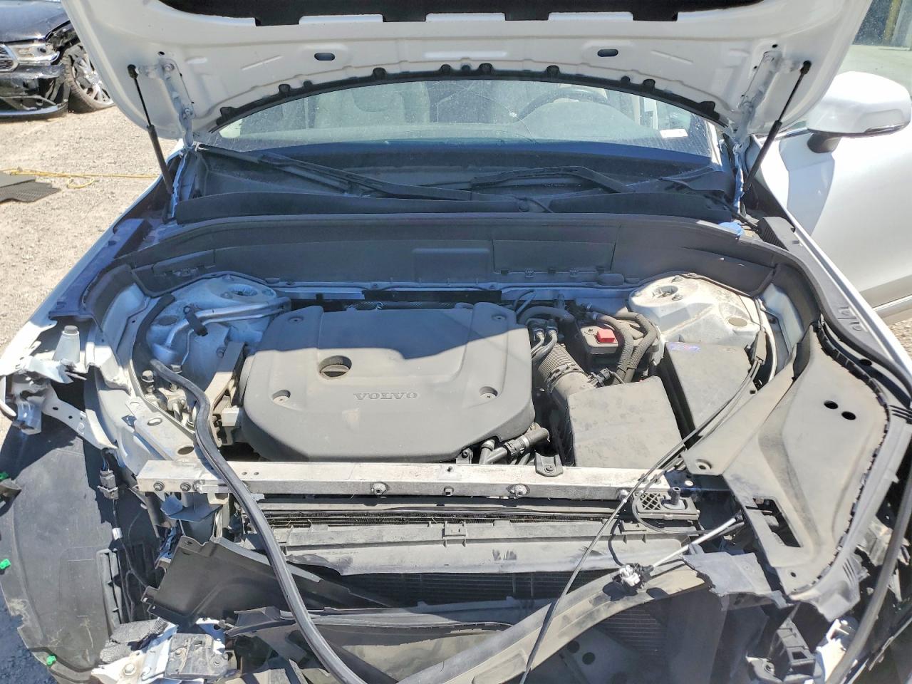 VOLVO XC90 2023 — 13