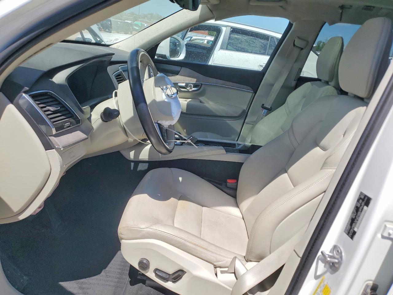 VOLVO XC90 2023 — 8