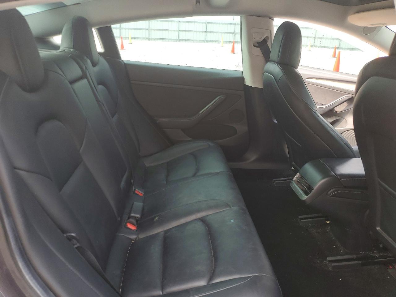 TESLA MODEL 3 2021 — 11