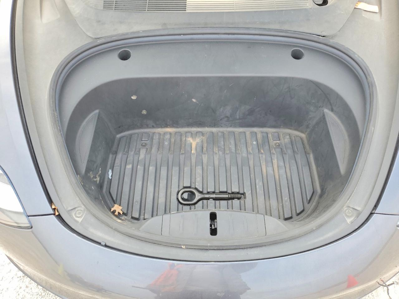 TESLA MODEL 3 2021 — 12