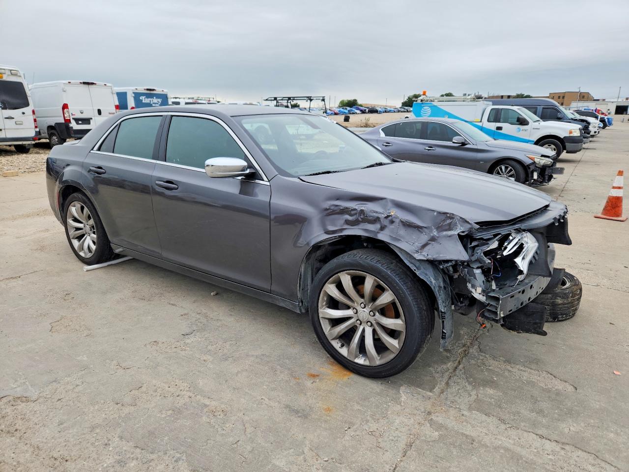 CHRYSLER 300 2019 — 5