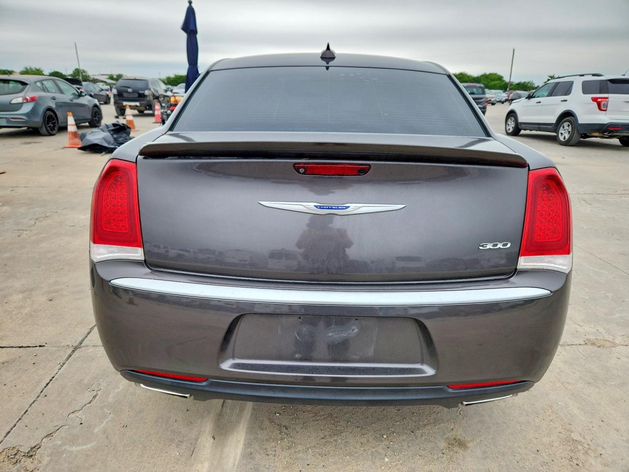 CHRYSLER 300 2019 — 7