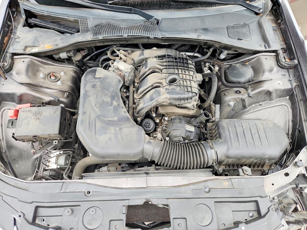 CHRYSLER 300 2019 — 12