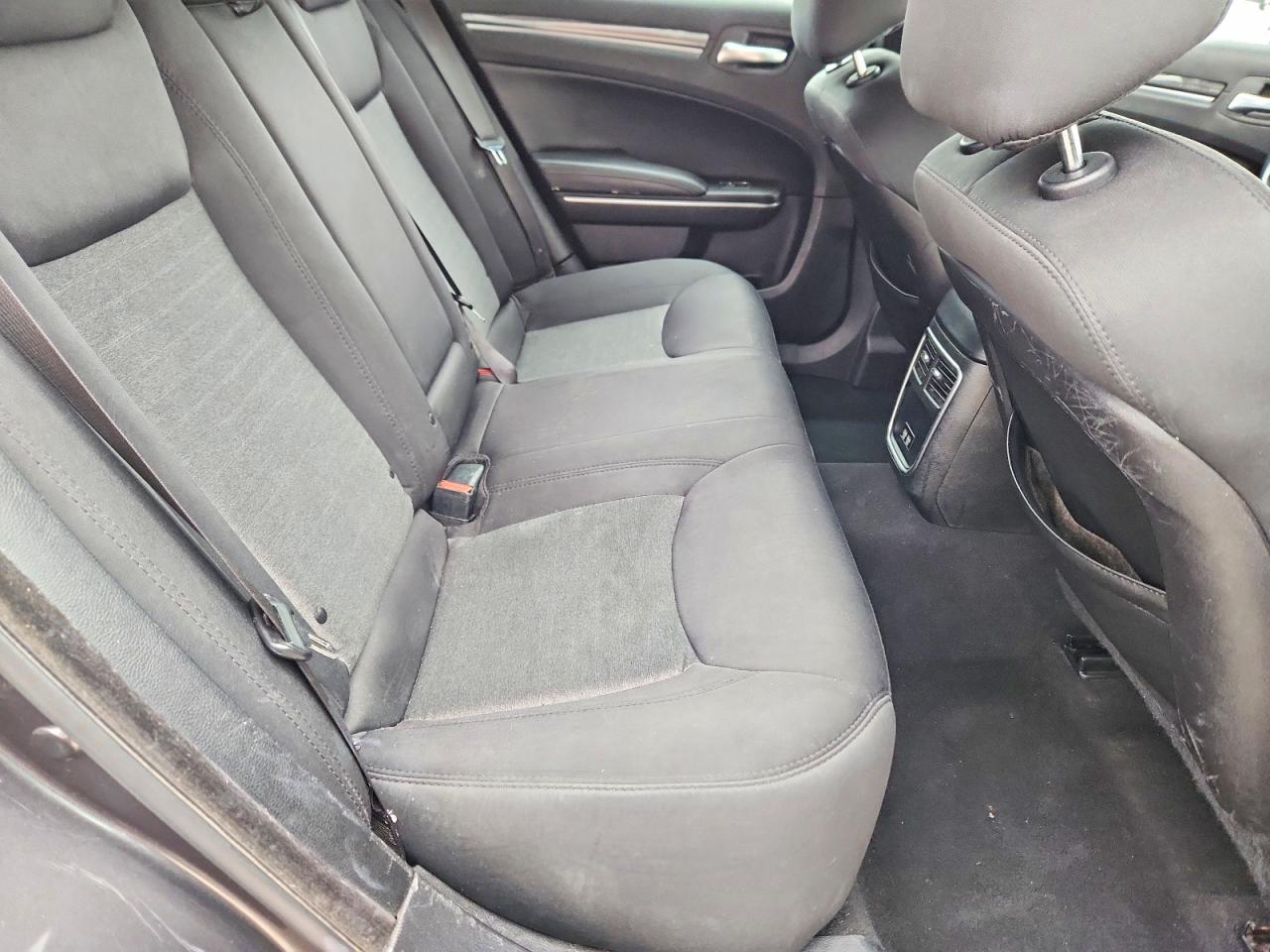 CHRYSLER 300 2019 — 11