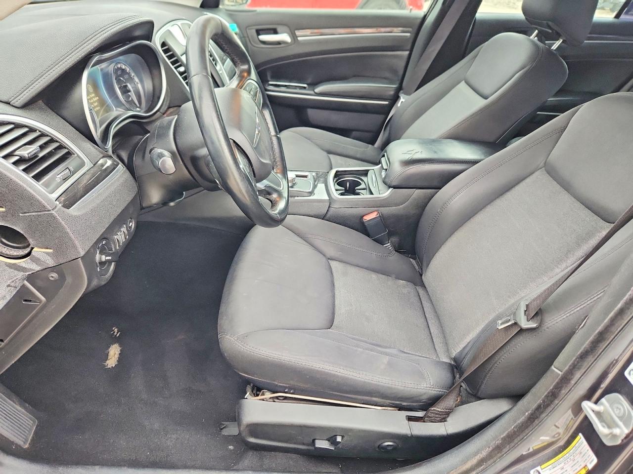 CHRYSLER 300 2019 — 8