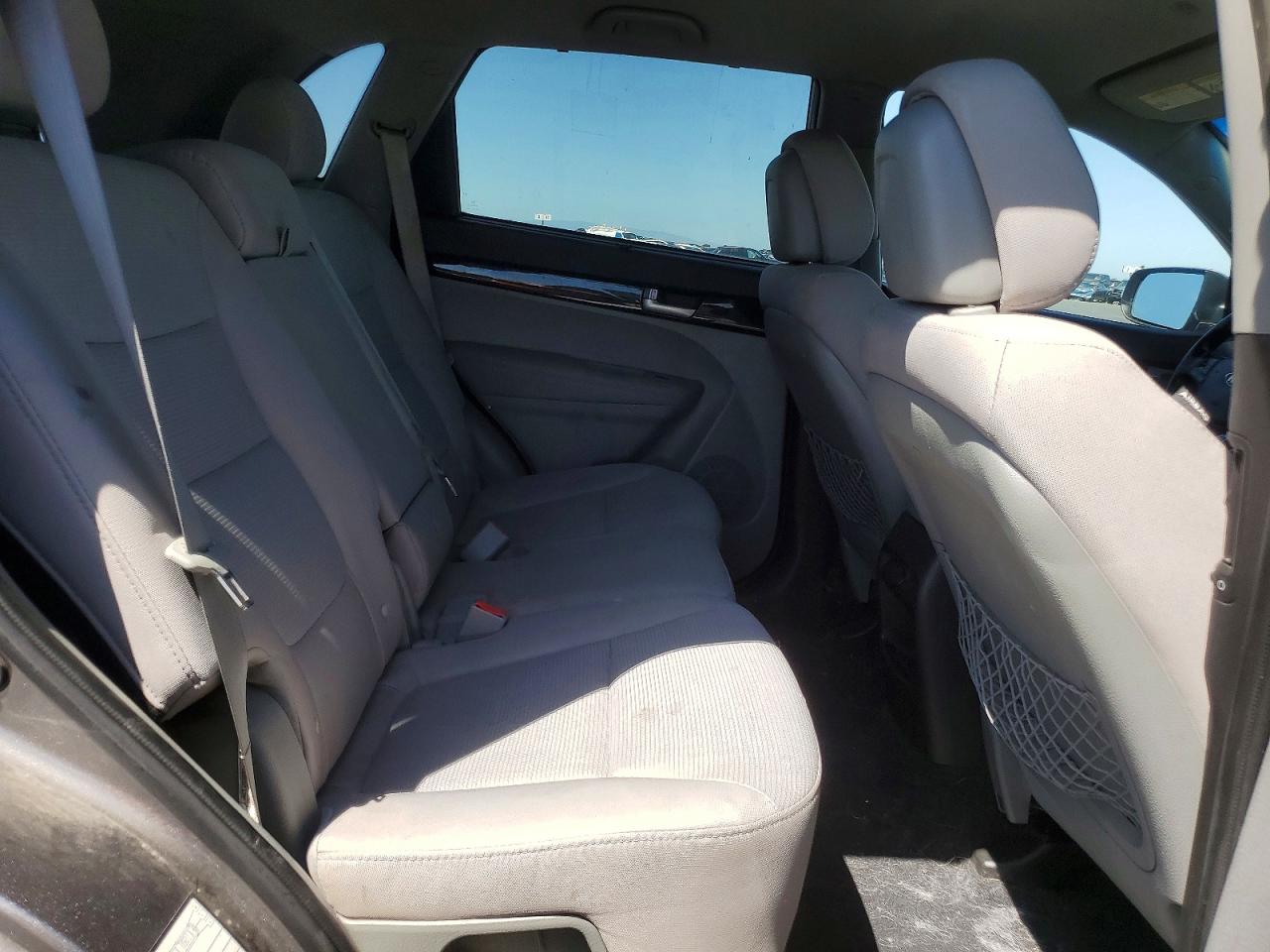 KIA SORENTO 2014 — 11