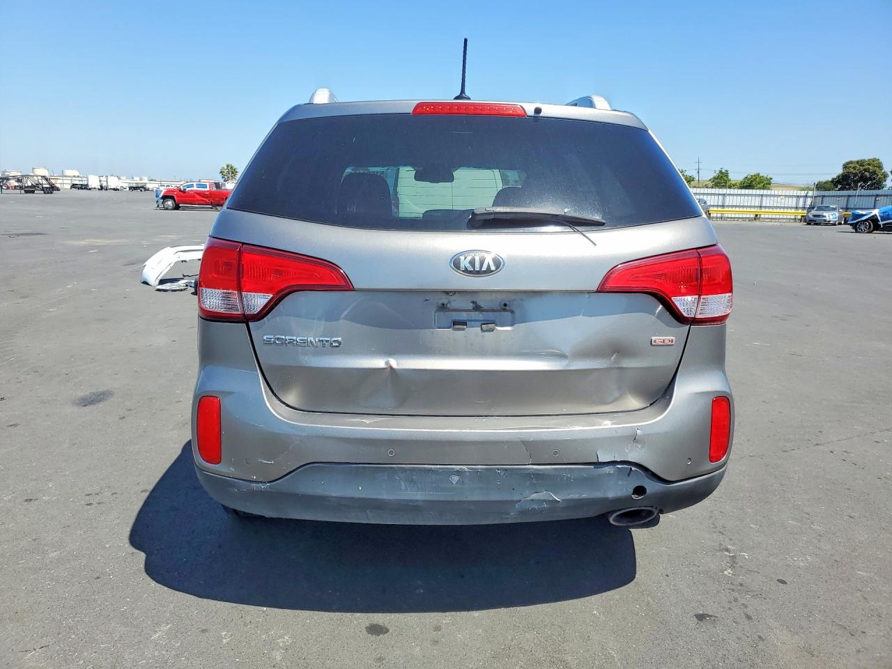 KIA SORENTO 2014 — 7
