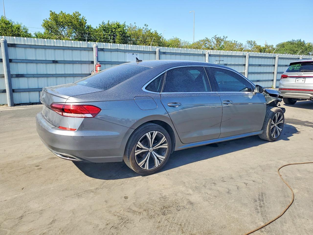 VOLKSWAGEN PASSAT 2021 — 4