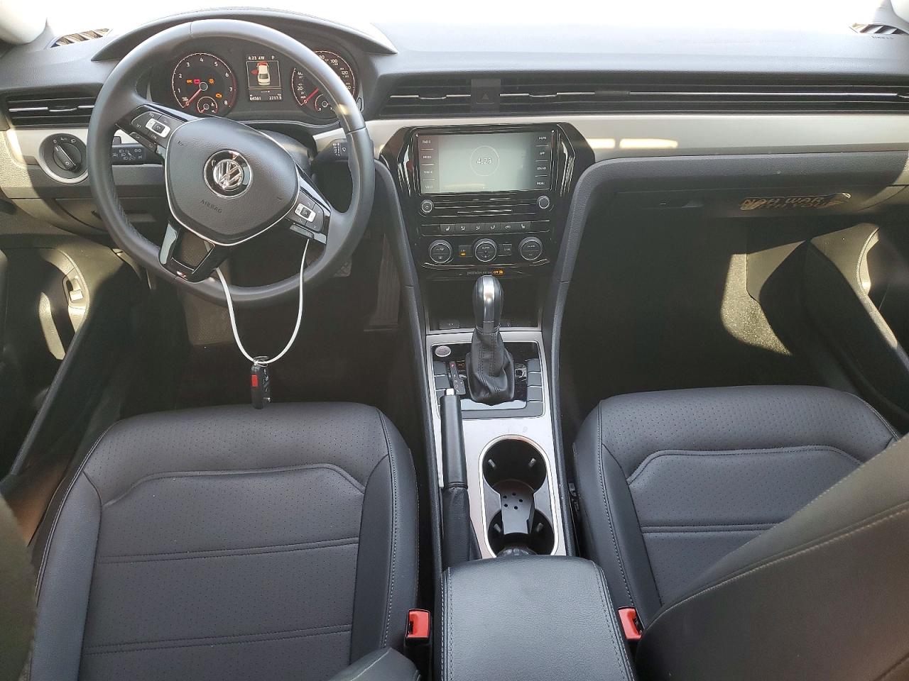 VOLKSWAGEN PASSAT 2021 — 9