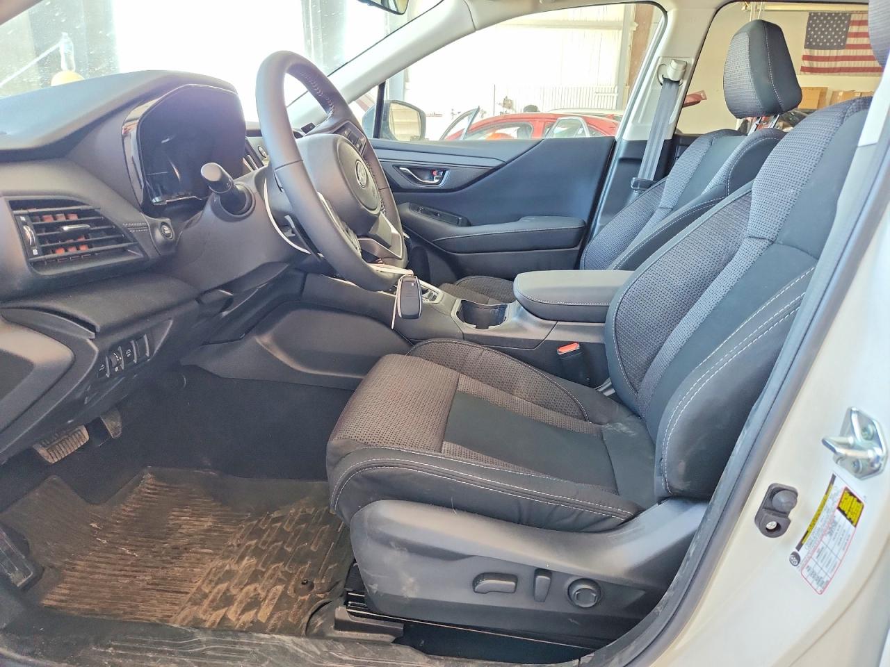 SUBARU OUTBACK 2025 — 8