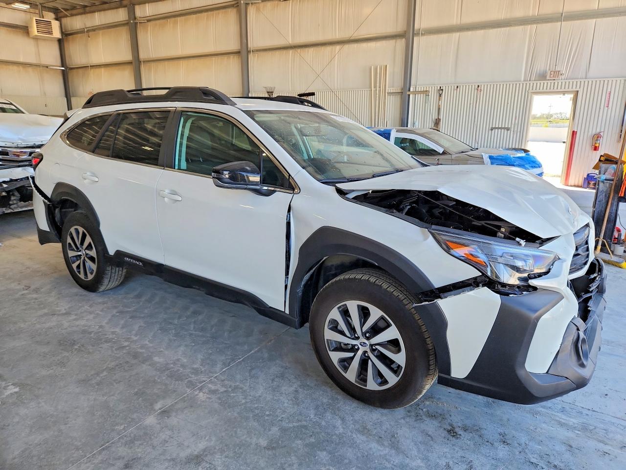 SUBARU OUTBACK 2025 — 5