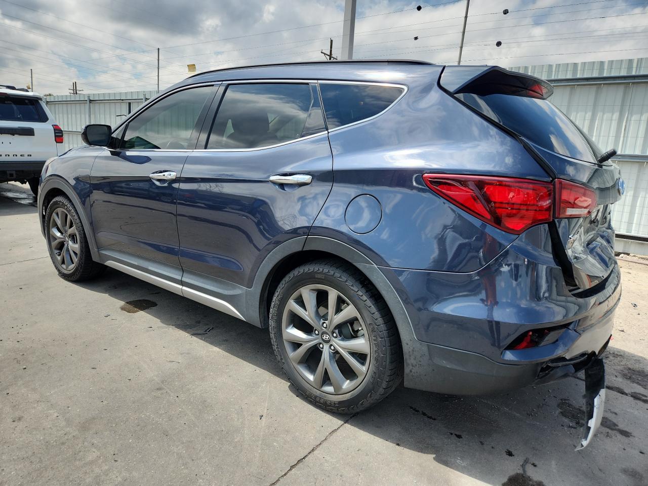 HYUNDAI SANTA FE SPORT 2017 — 3