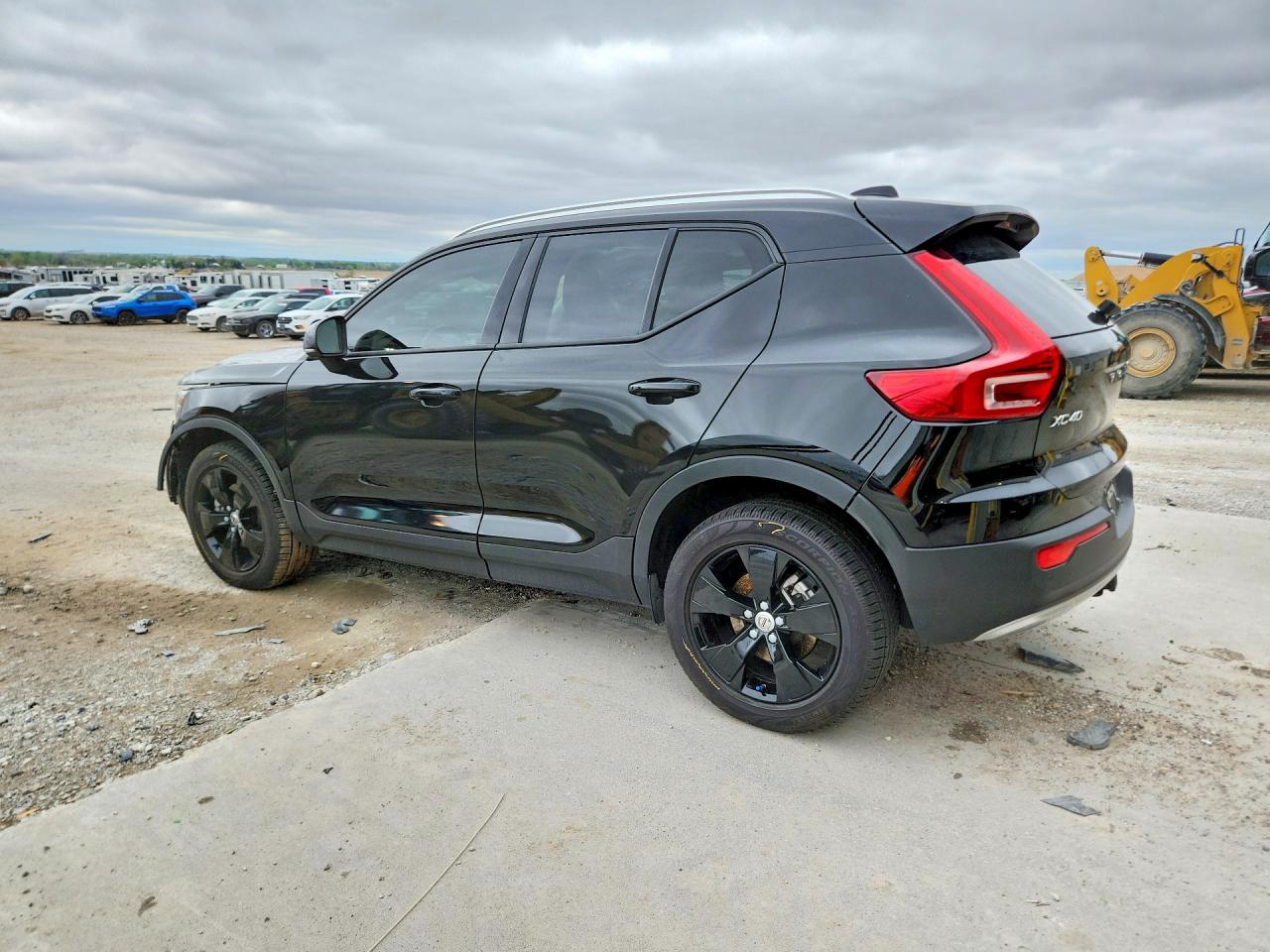 VOLVO XC40 2021 — 3