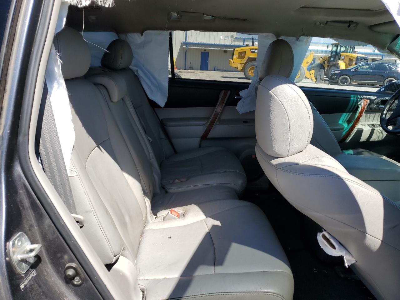 TOYOTA HIGHLANDER 2010 — 12