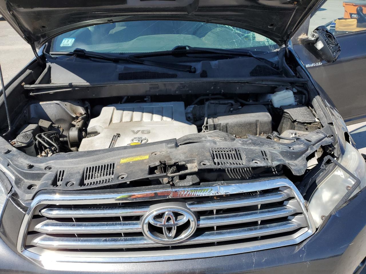TOYOTA HIGHLANDER 2010 — 13