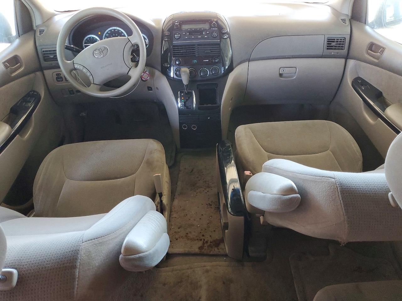 TOYOTA SIENNA 2004 — 9