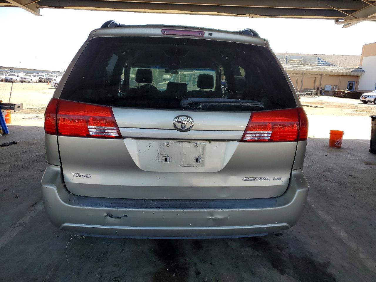 TOYOTA SIENNA 2004 — 7