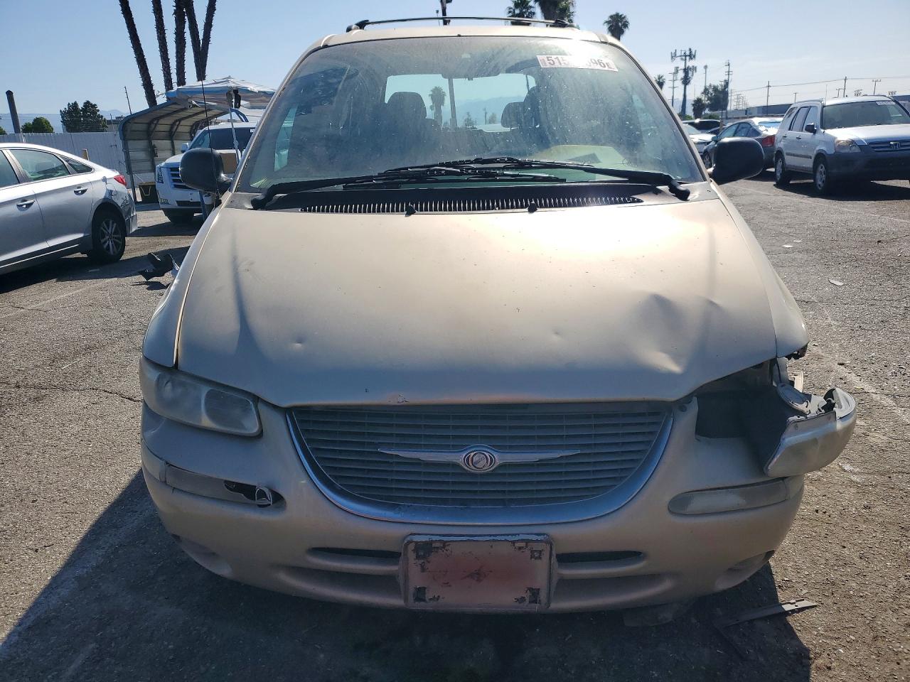CHRYSLER TOWN & COUNTRY 1999 — 6
