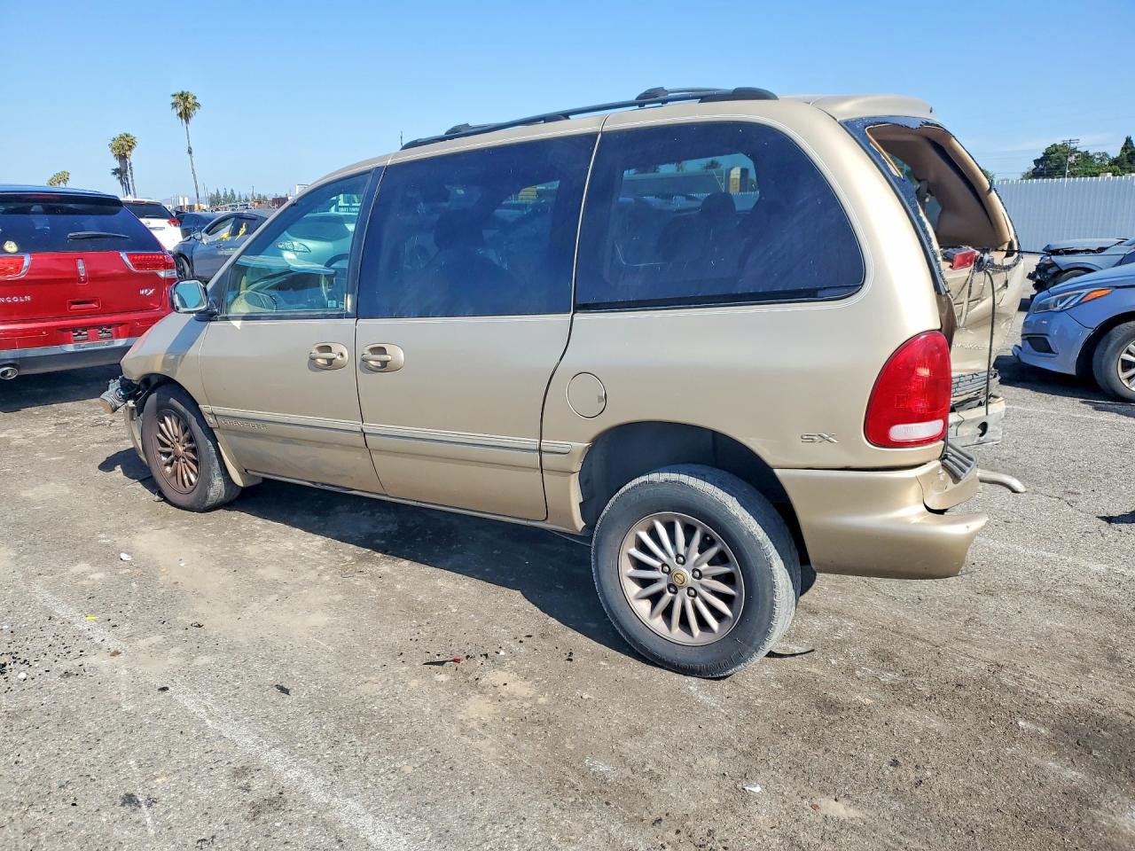 CHRYSLER TOWN & COUNTRY 1999 — 3