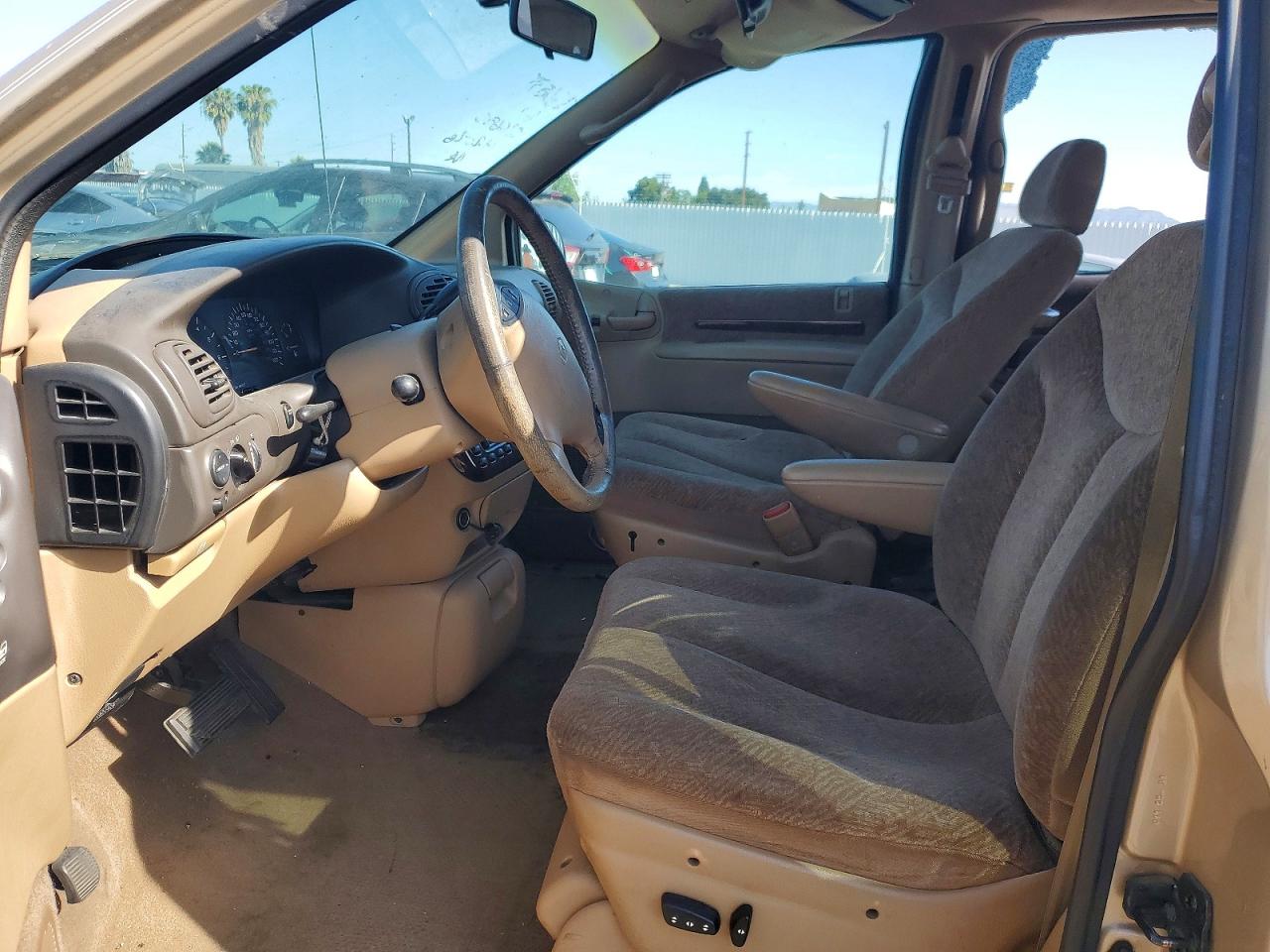 CHRYSLER TOWN & COUNTRY 1999 — 8