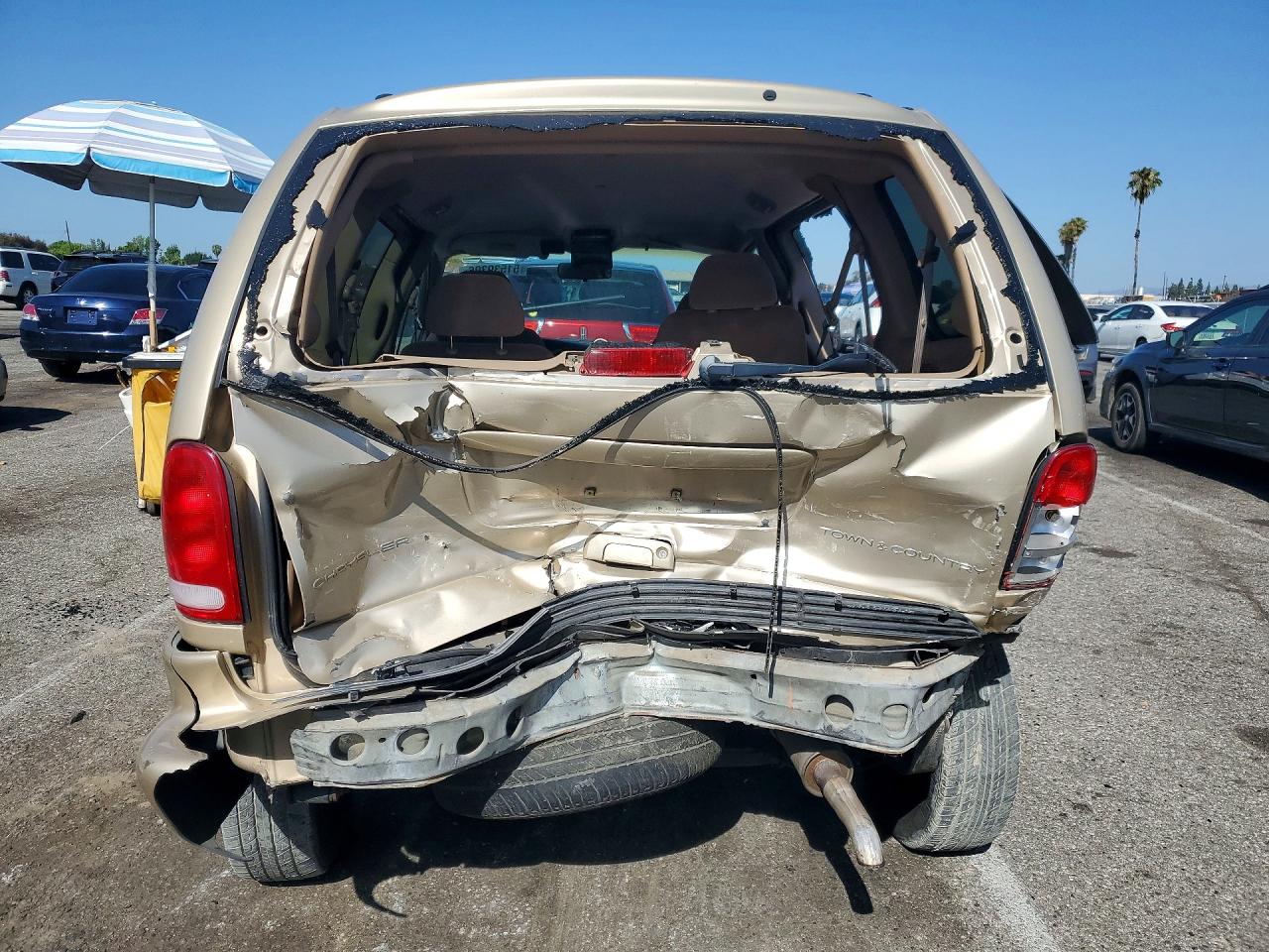 CHRYSLER TOWN & COUNTRY 1999 — 7