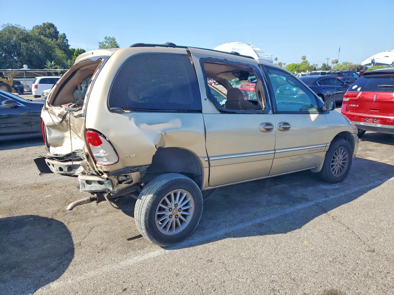CHRYSLER TOWN & COUNTRY 1999 — 4