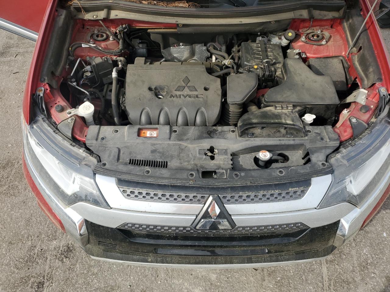 MITSUBISHI OUTLANDER 2019 — 13