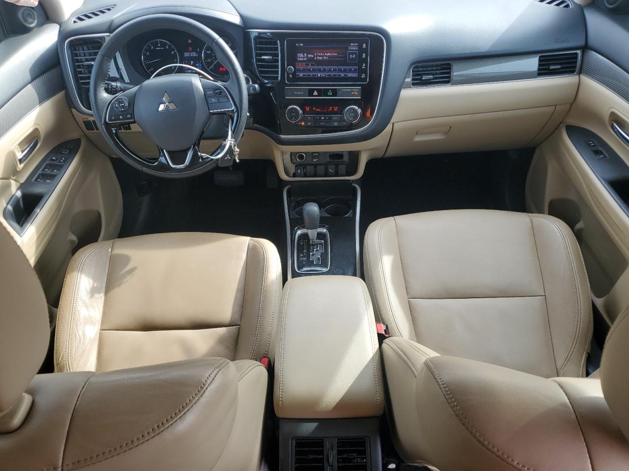 MITSUBISHI OUTLANDER 2019 — 9