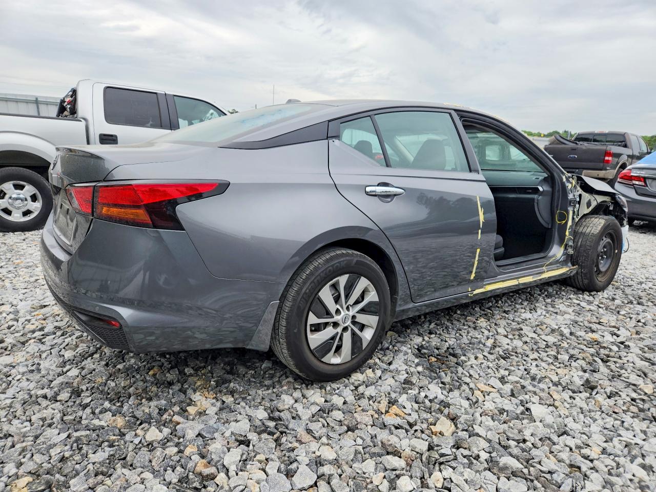 NISSAN ALTIMA 2025 — 4