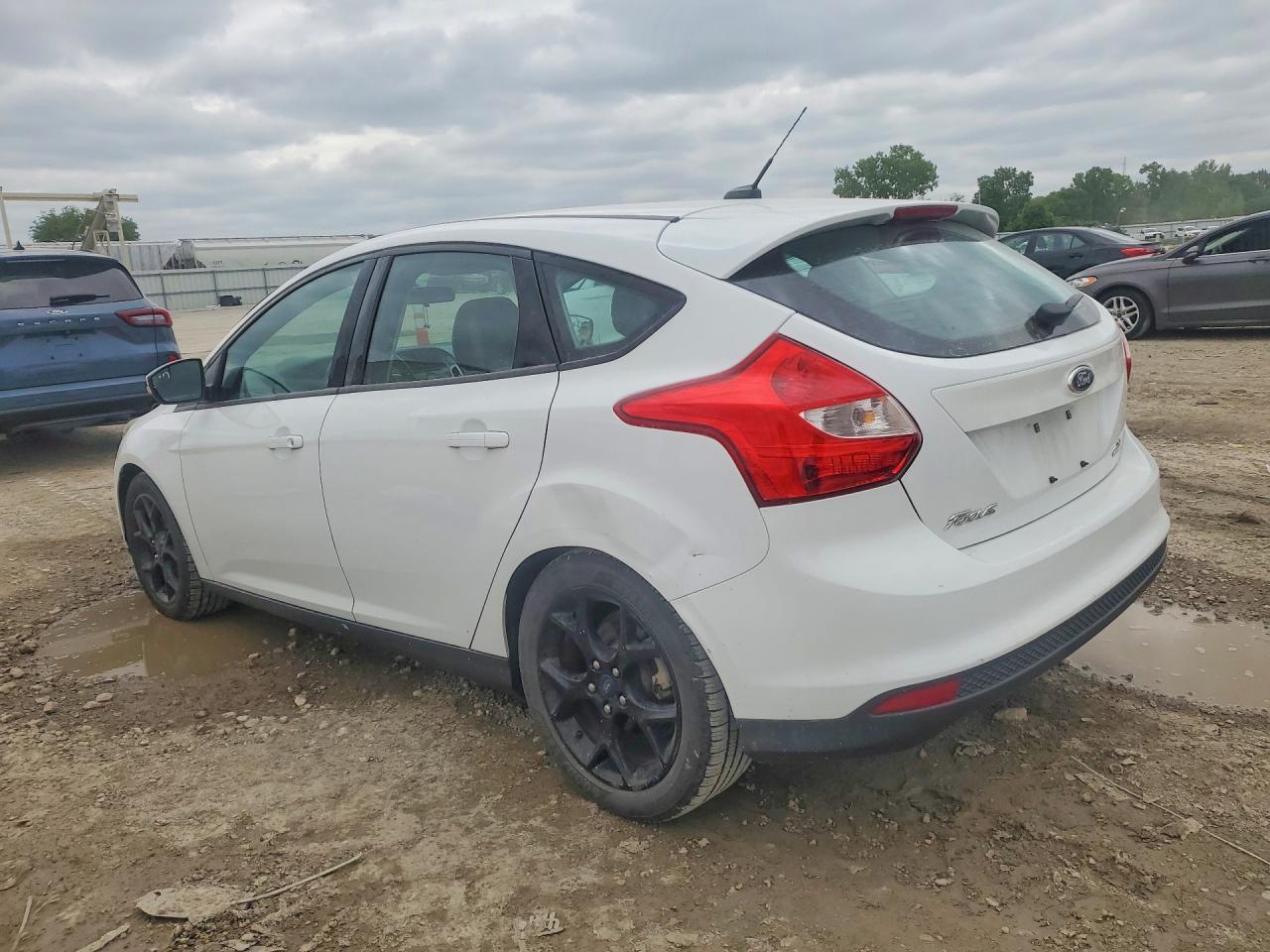 FORD FOCUS 2014 — 3