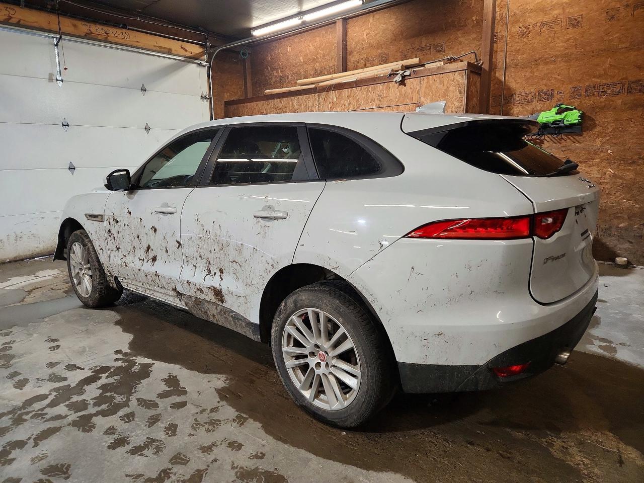 JAGUAR F-PACE 2018 — 3