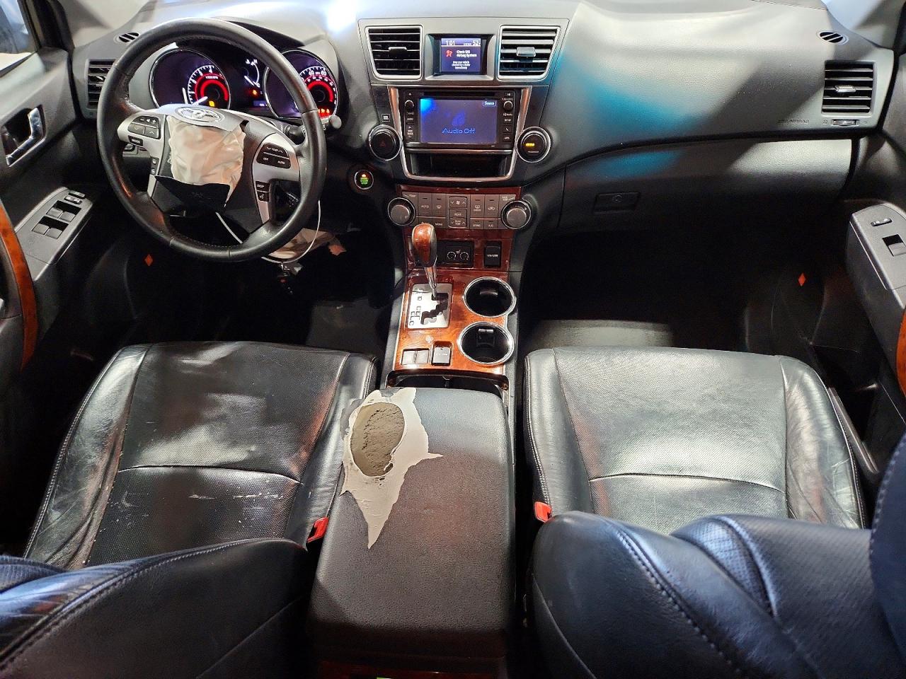 TOYOTA HIGHLANDER 2013 — 9