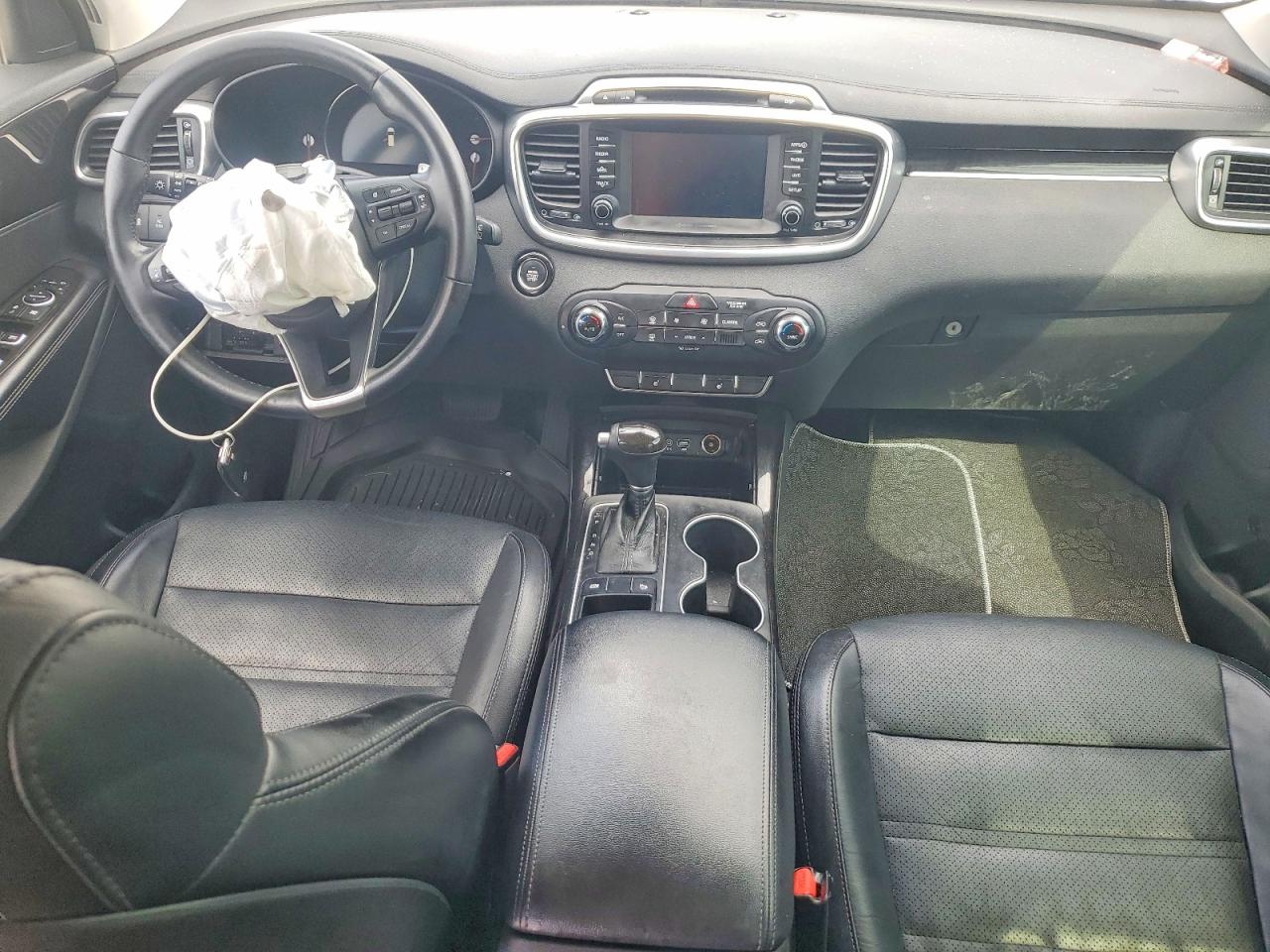 KIA SORENTO 2017 — 9
