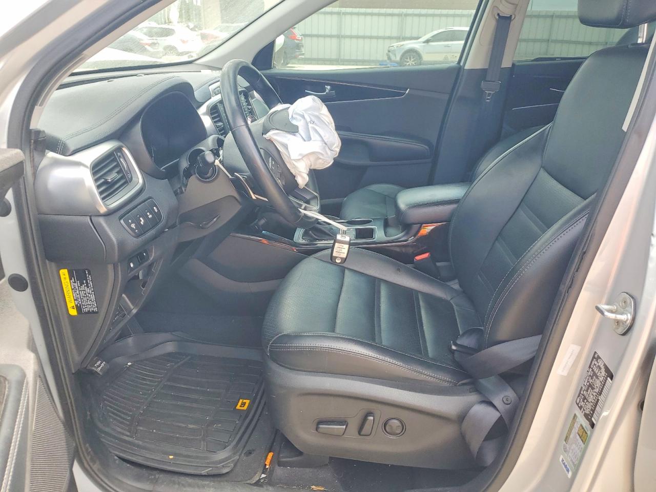 KIA SORENTO 2017 — 8