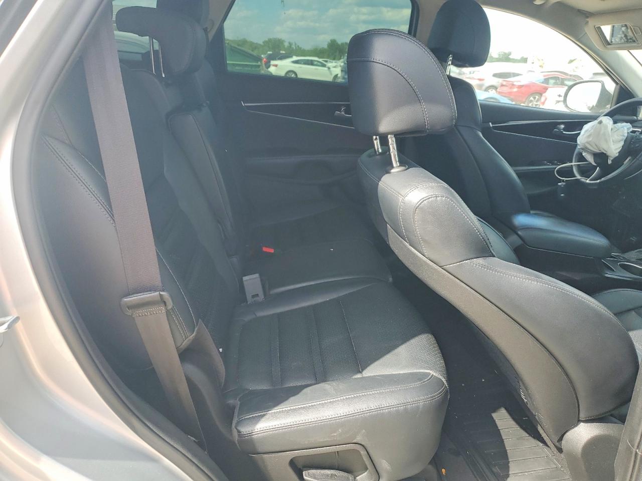 KIA SORENTO 2017 — 12