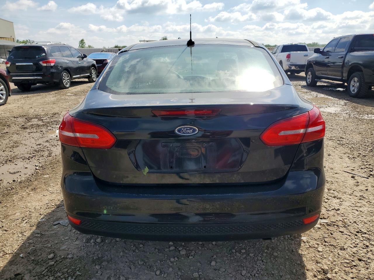 FORD FOCUS 2018 — 7