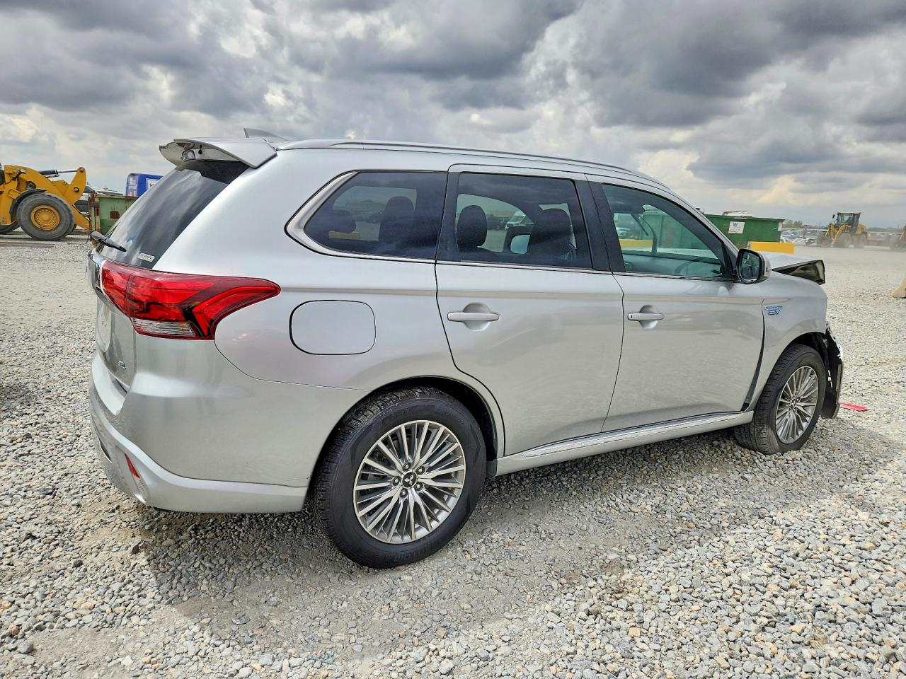 MITSUBISHI OUTLANDER 2022 — 4