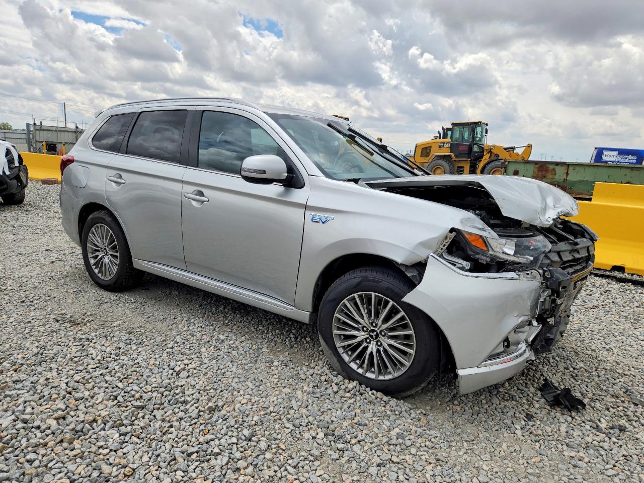 MITSUBISHI OUTLANDER 2022 — 5