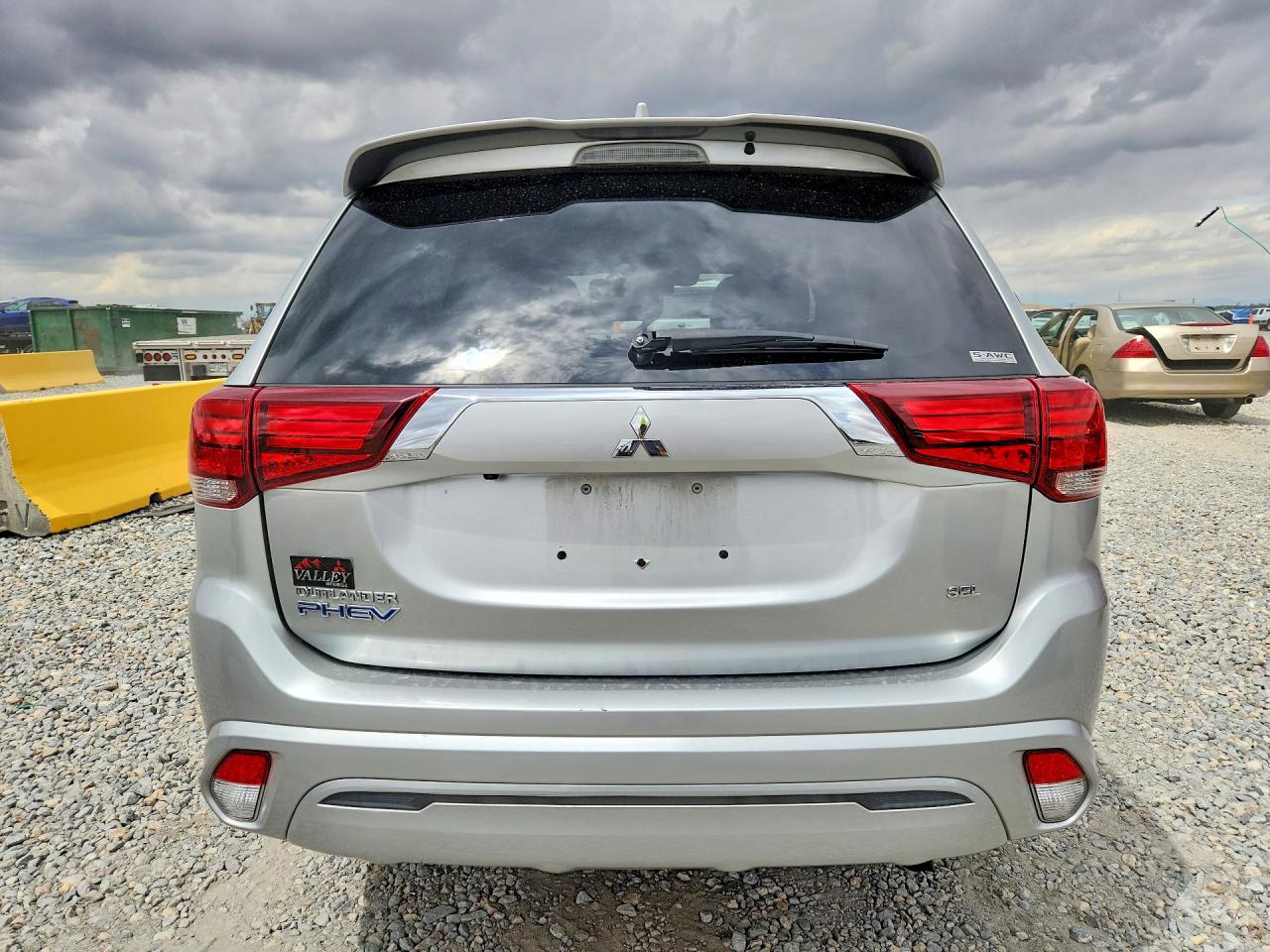 MITSUBISHI OUTLANDER 2022 — 7