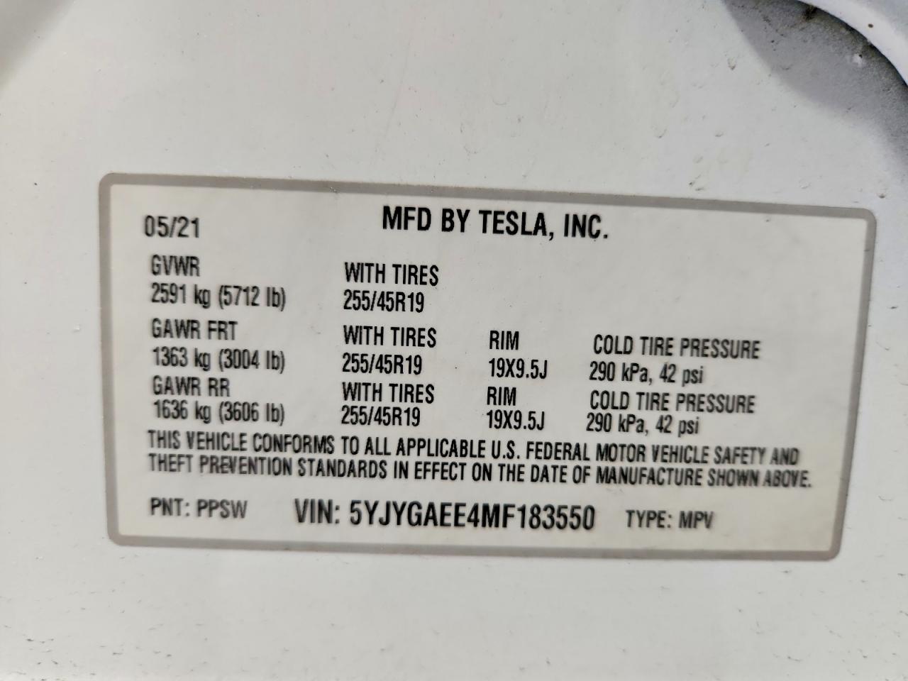 TESLA MODEL Y 2021 — 13