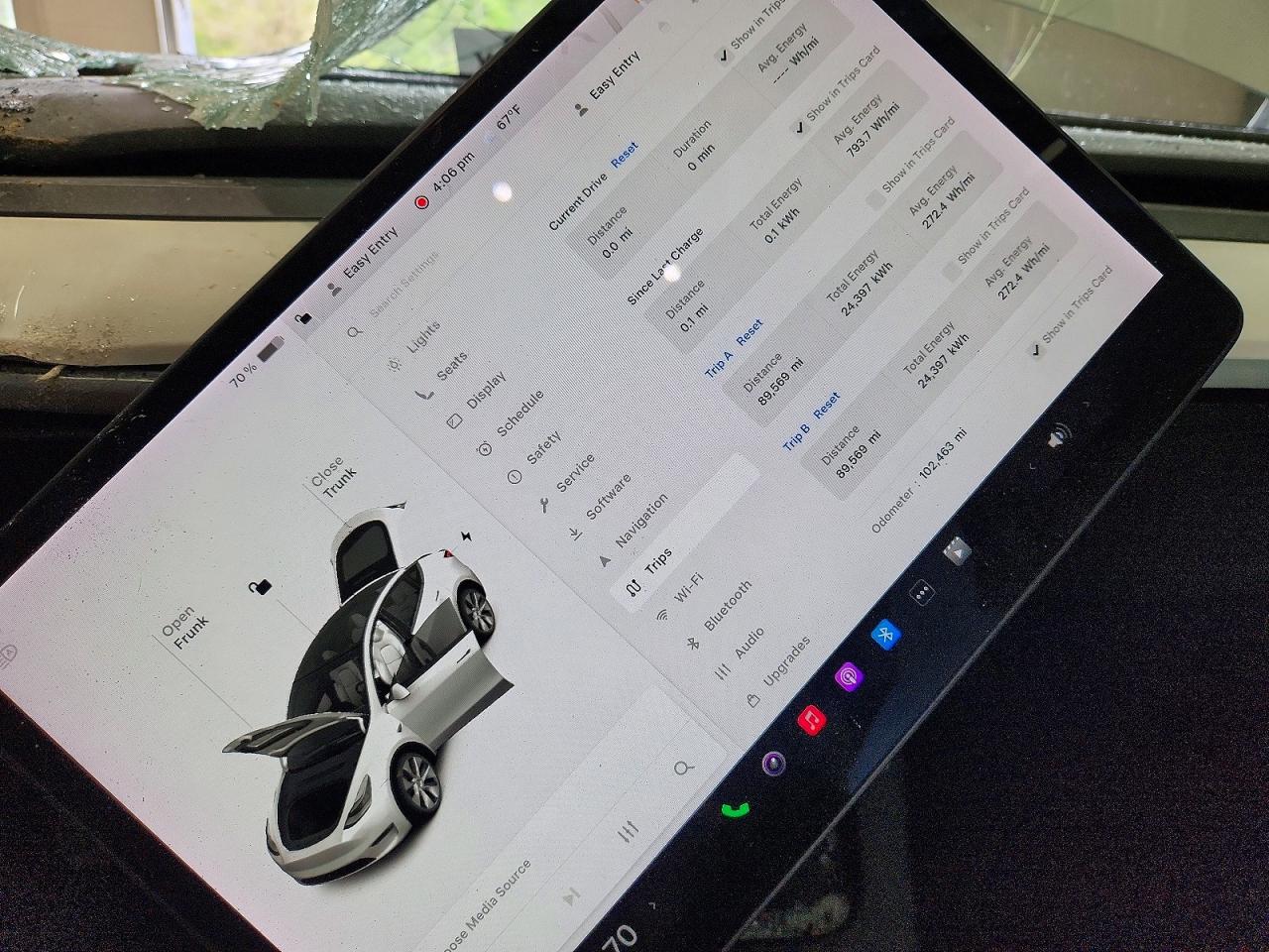 TESLA MODEL Y 2021 — 10