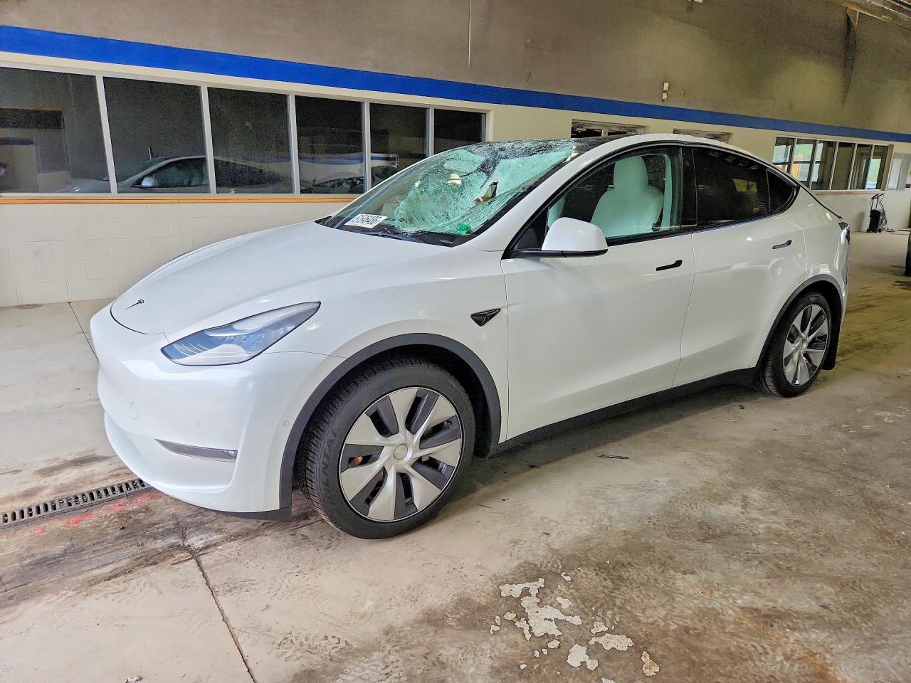 TESLA MODEL Y 2021 — 2