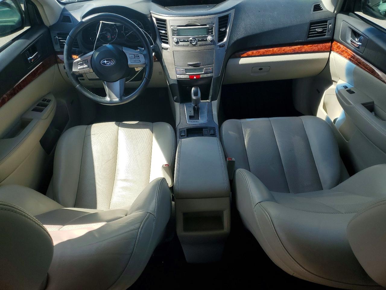 SUBARU OUTBACK 2011 — 9