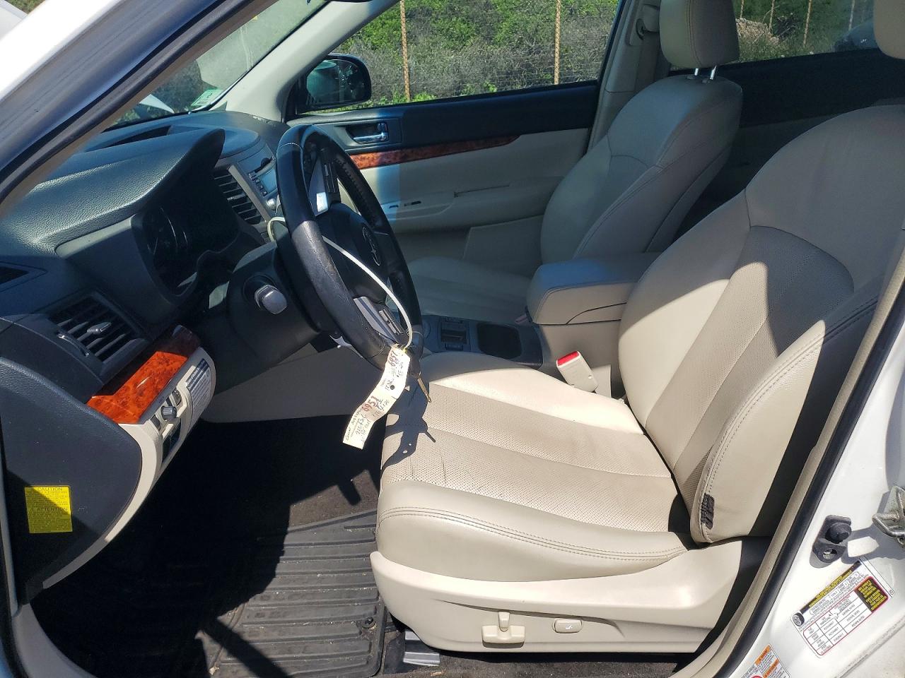 SUBARU OUTBACK 2011 — 8