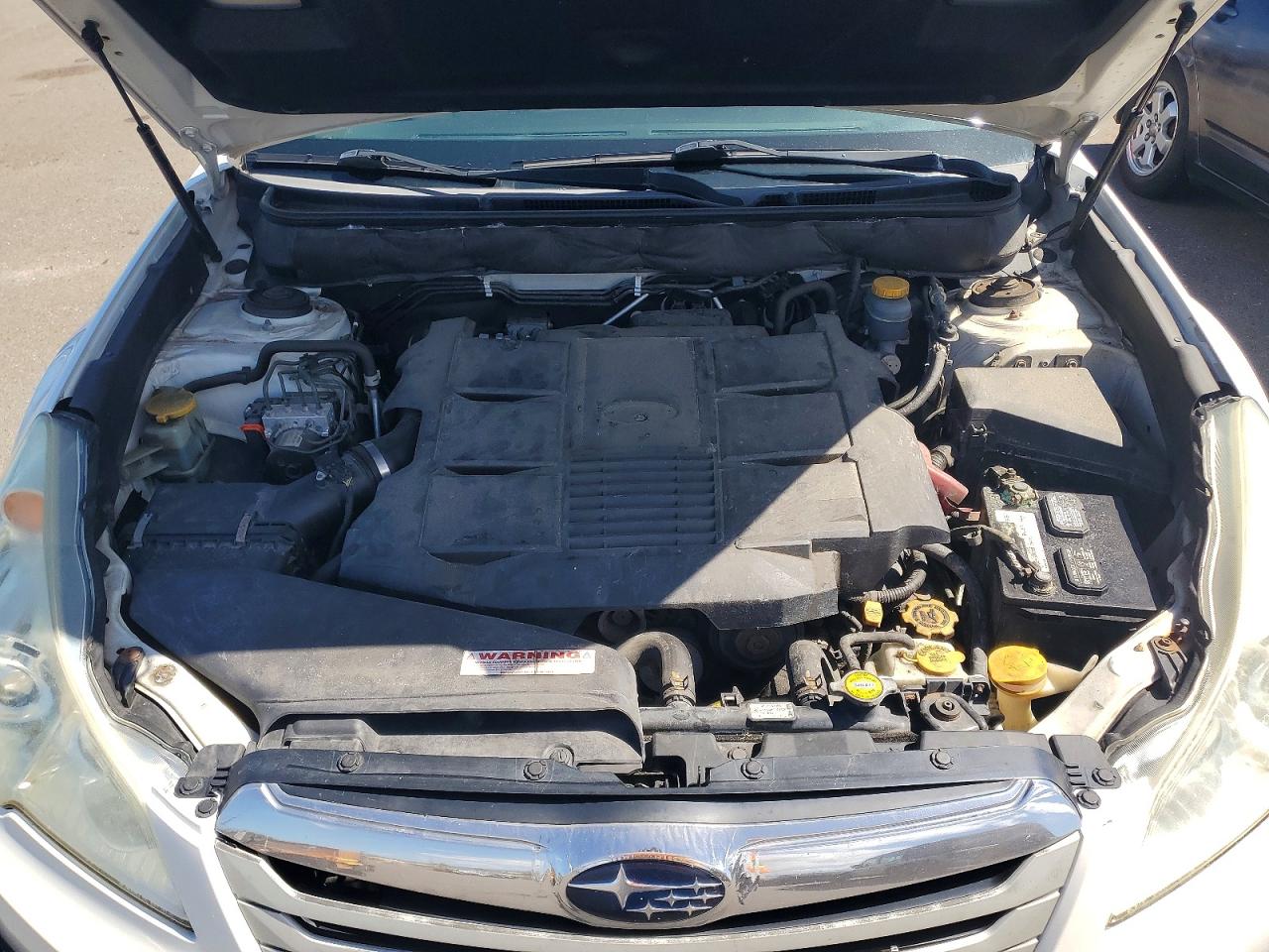 SUBARU OUTBACK 2011 — 13