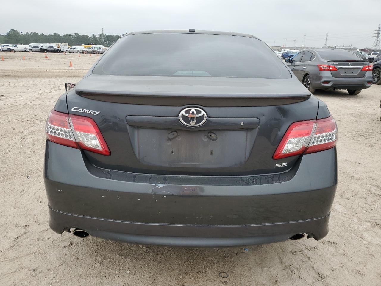 TOYOTA CAMRY 2011 — 7
