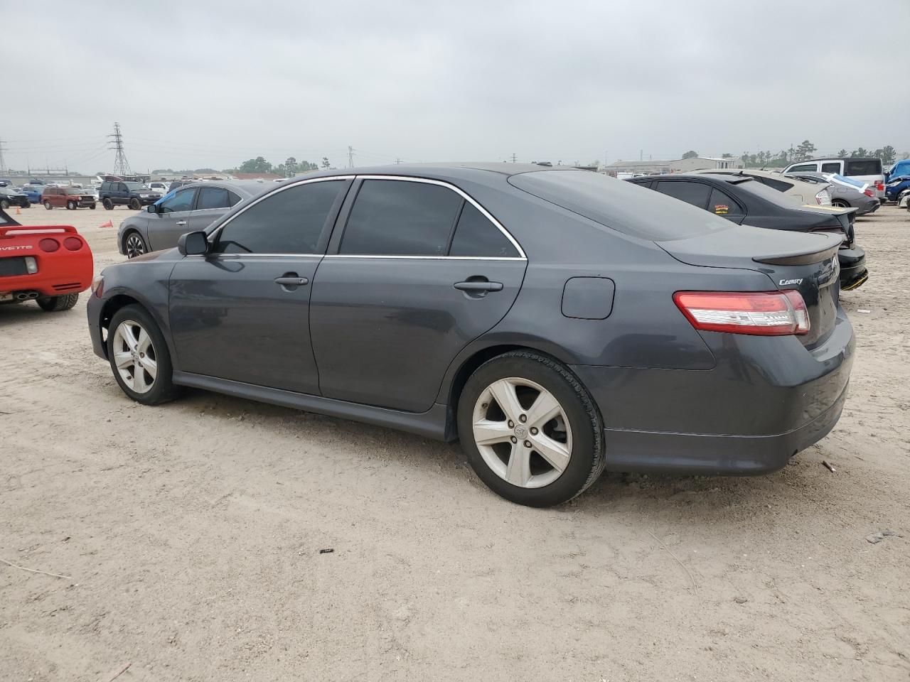 TOYOTA CAMRY 2011 — 3