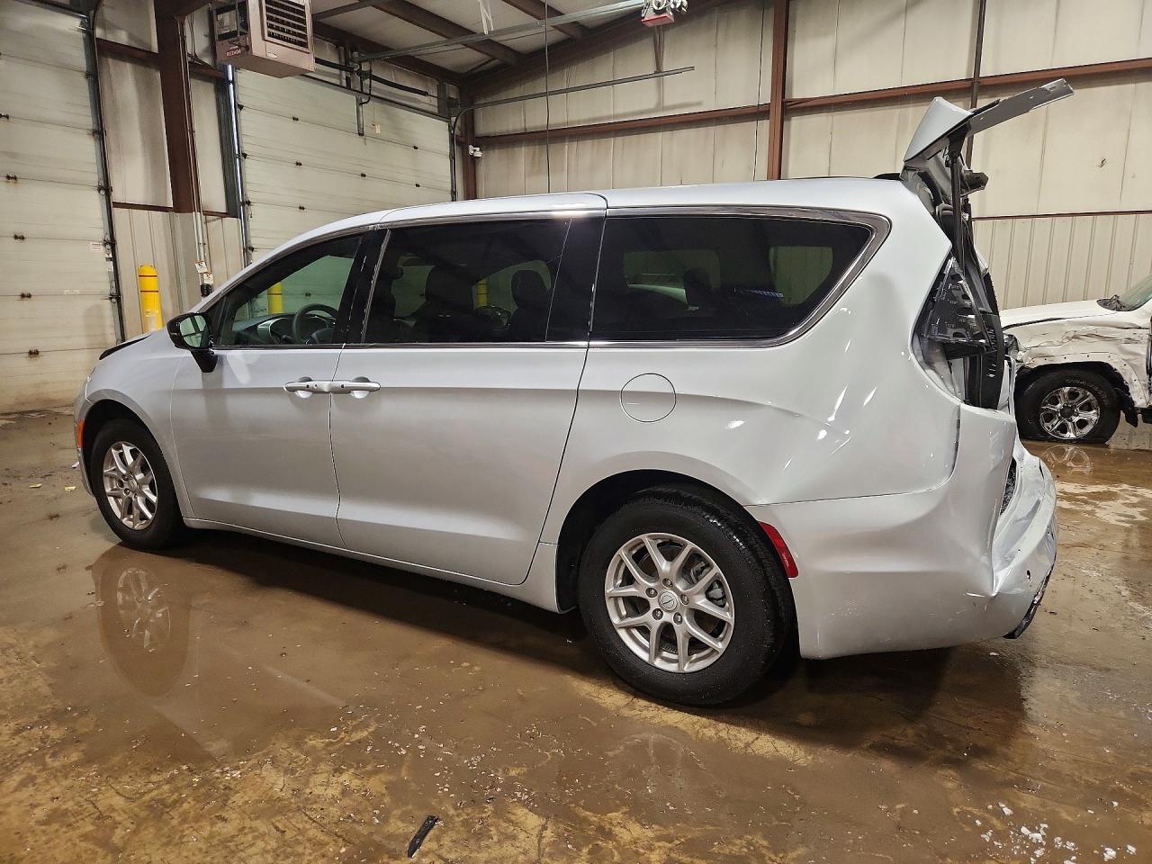 CHRYSLER PACIFICA 2026 — 3