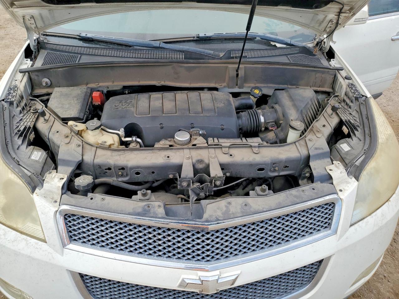 CHEVROLET TRAVERSE 2011 — 12